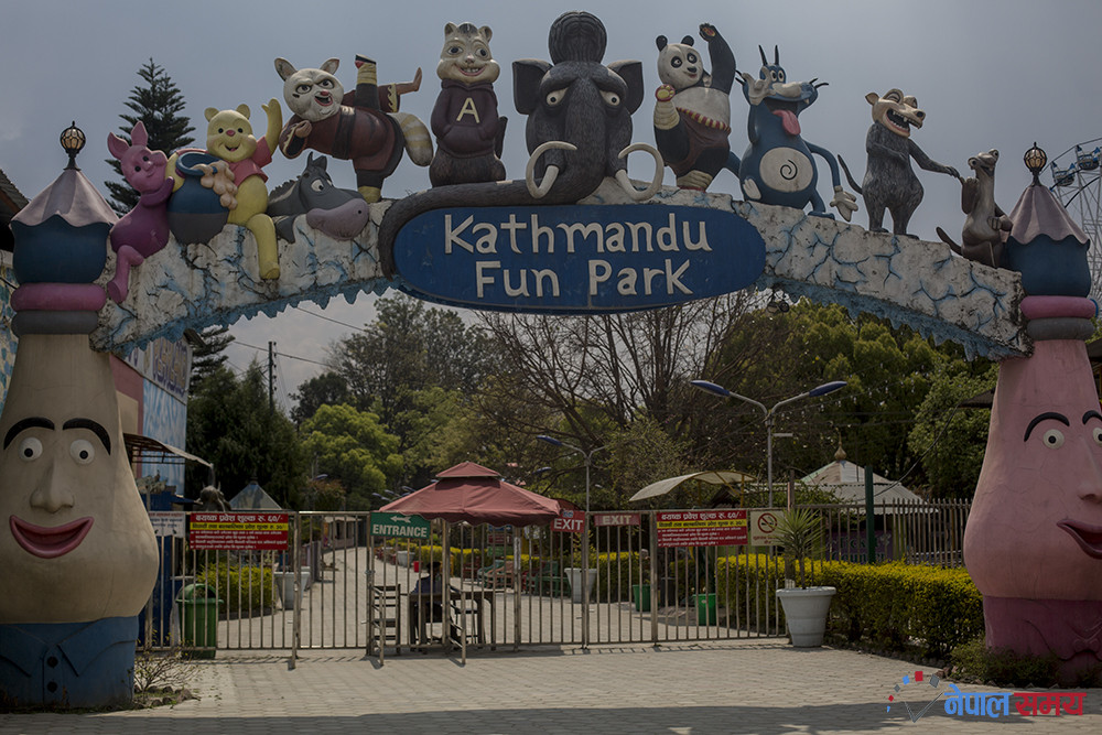 कोरोना त्रासले काठमाडौंमा घटेको चहलपहल (फोटोफिचर)