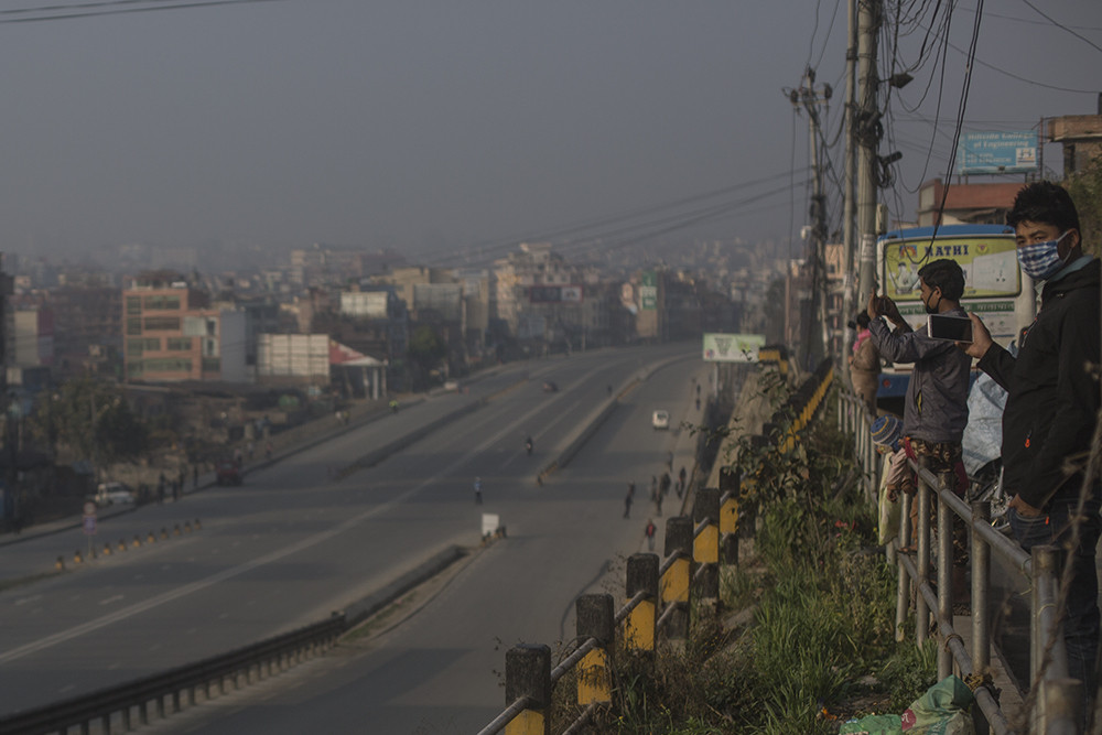 लकडाउनको पहिलो दिन यस्तो देखियो काठमाडौं