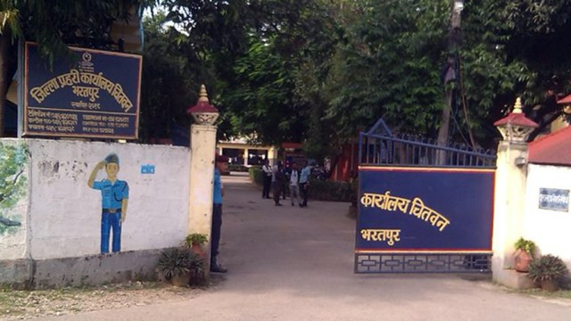 गाँजा बरामद गरेर फर्किएको प्रहरीमाथि स्थानीयको आक्रमण, ४ प्रहरी घाइते