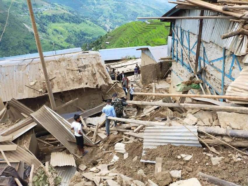 सिन्धुपाल्चोकमा पहिरोको पीडा (तस्बिरहरु)
