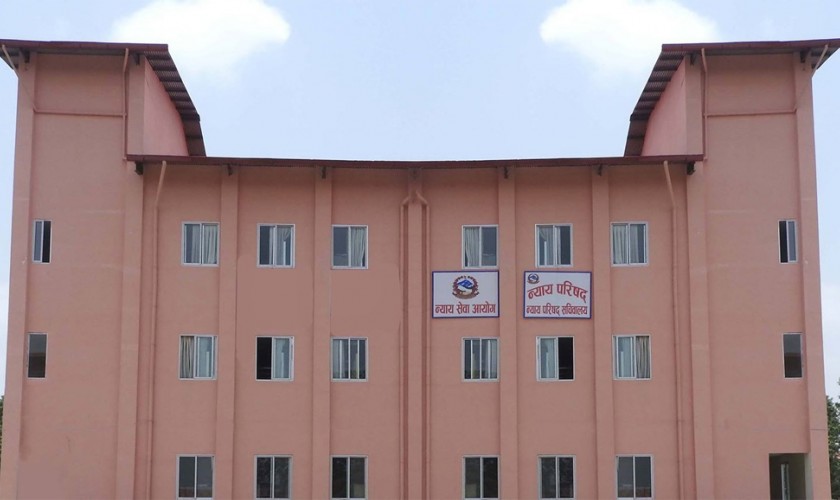उच्च अदालतका ८४ न्यायाधीश सरुवा (को कहाँ सूचीसहित)