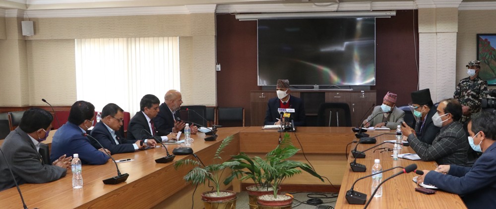 दोहोरो कर खारेज गर्न उद्योगी व्यवसायीको माग