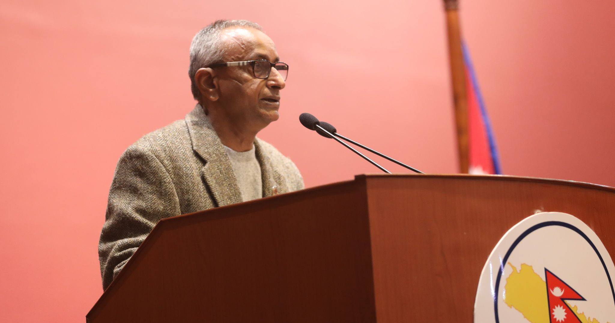 कांग्रेस सांसद जितेन्द्र देवको प्रश्न– पार्टीभित्र समस्यामा पर्ने अनि देशलाई नै खाल्डोमा जाकिदिने ?