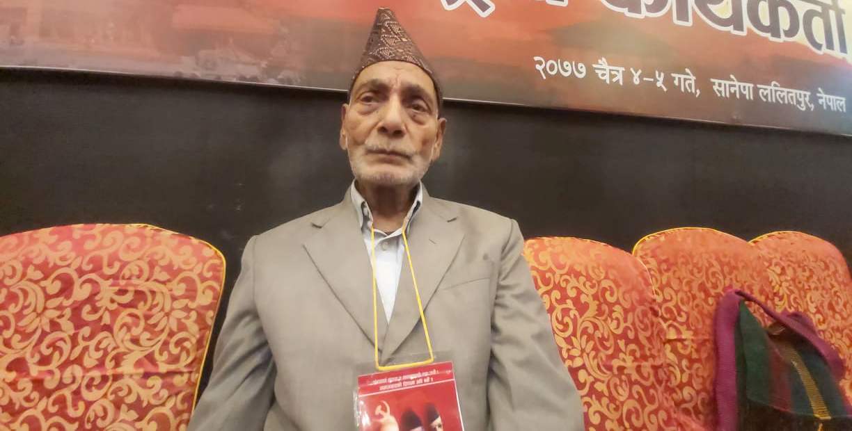 ओली र देउवा मिलेका छन् : मोहनचन्द्र अधिकारी