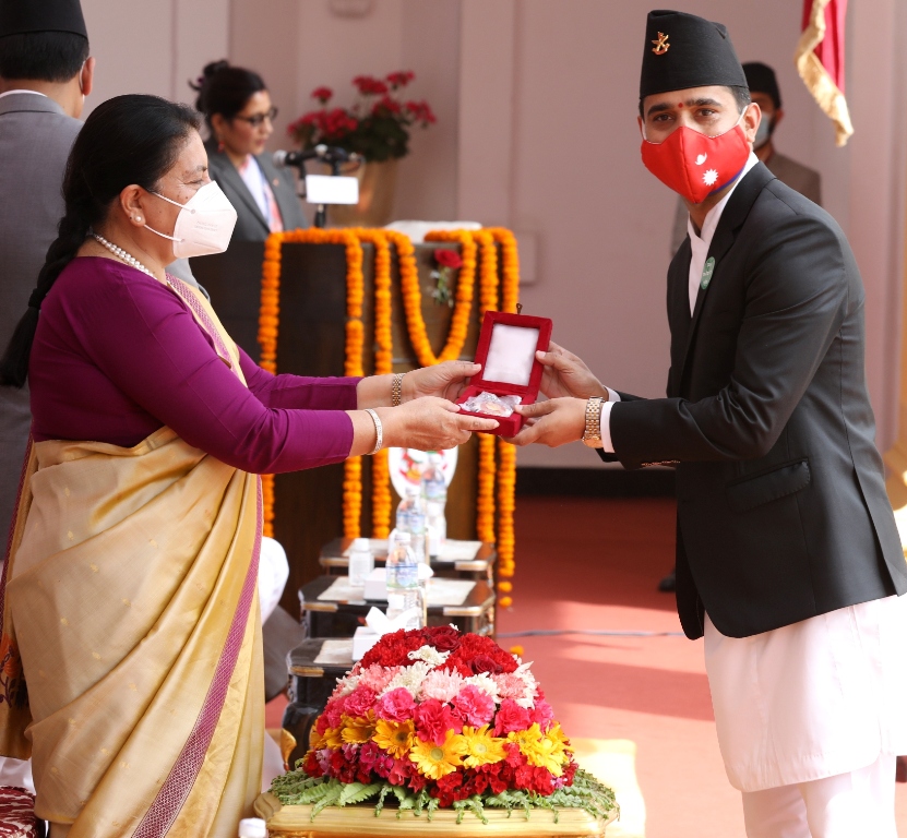 एनआईसी एशिया बैंकका प्रमुख कार्यकारी अधिकृत न्यौपानेलाई ‘प्रबल जनसेवा श्री (चतुर्थ)’ विभूषण