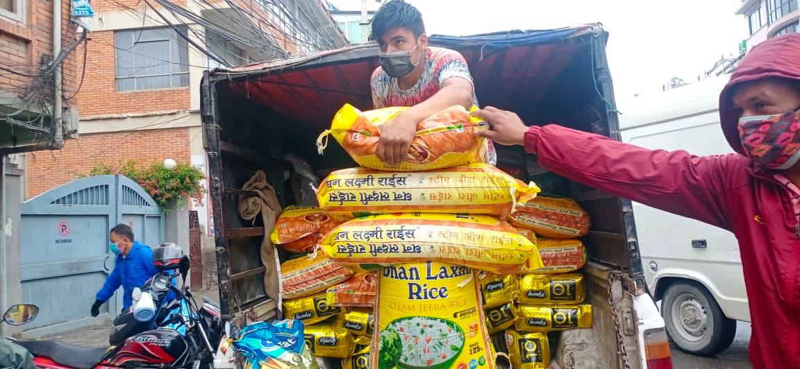 खाद्यान्न पसल बन्द, ‘गरिबको पेटमा झन् लात हान्ने काम’