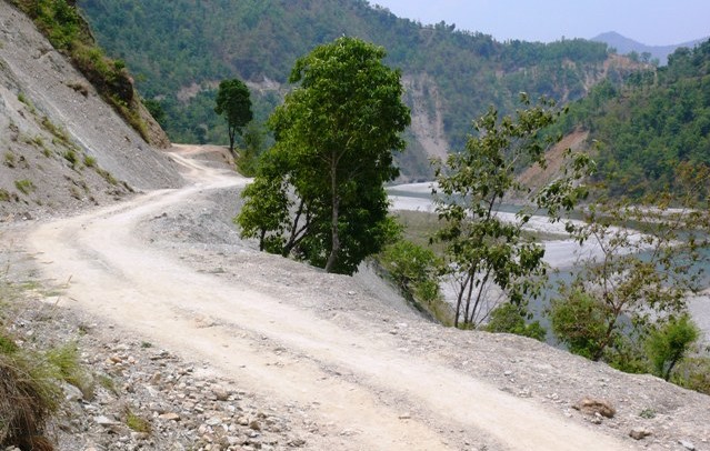 मालढुंगा-रिडी सडक स्तरोन्नतिको काम सम्पन्न, सेनाले गर्‍यो हस्तान्तरण