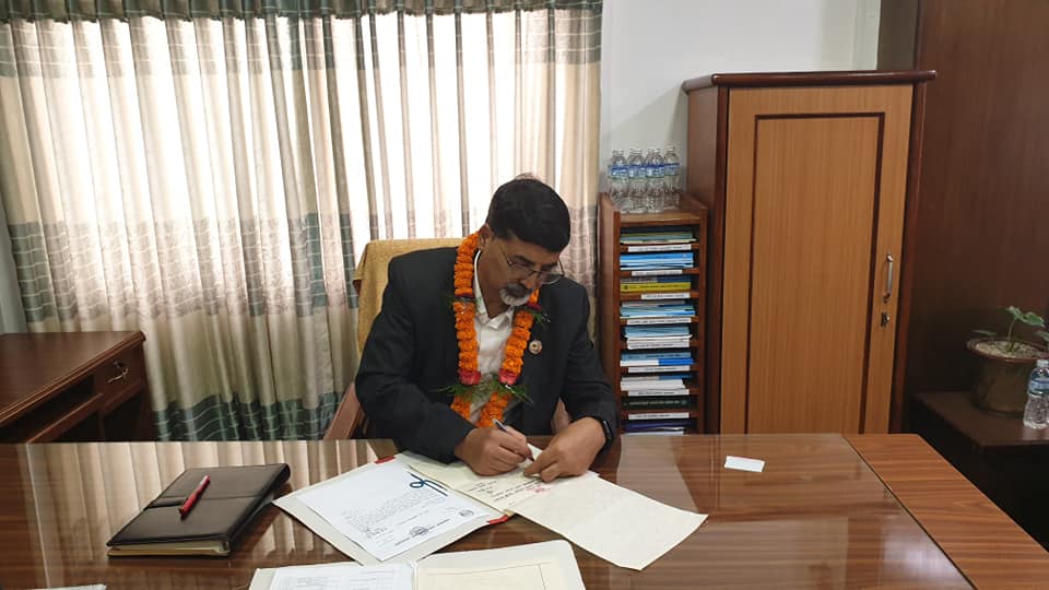 अर्थमन्त्री शर्माको पहिलो निर्णय- कोरोना खोपका लागि ५ अर्ब निकासा