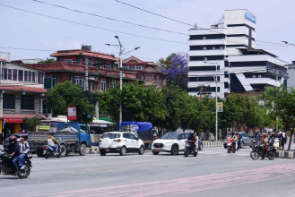 सेवा-सुविधा हातमा लिएर फर्किए शिक्षक, एक महिनापछि खाली बन्यो बिजुली बजार