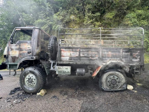 नेपाली सेनाको गुडिरहेको ट्रकमा आगलागी