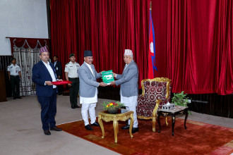 महालेखाले राष्ट्रपतिलाई बुझायो वार्षिक प्रतिवेदन, बेरुजु सुशासनका लागि चुनौतीपूर्ण