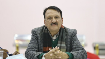 ऋण लिएर तिर्दिनँ भन्न पाइँदैन: अर्थमन्त्री महत