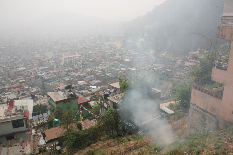 खुला स्थानमा फोहर नबाल्न काठमाडौं महानगरको आग्रह