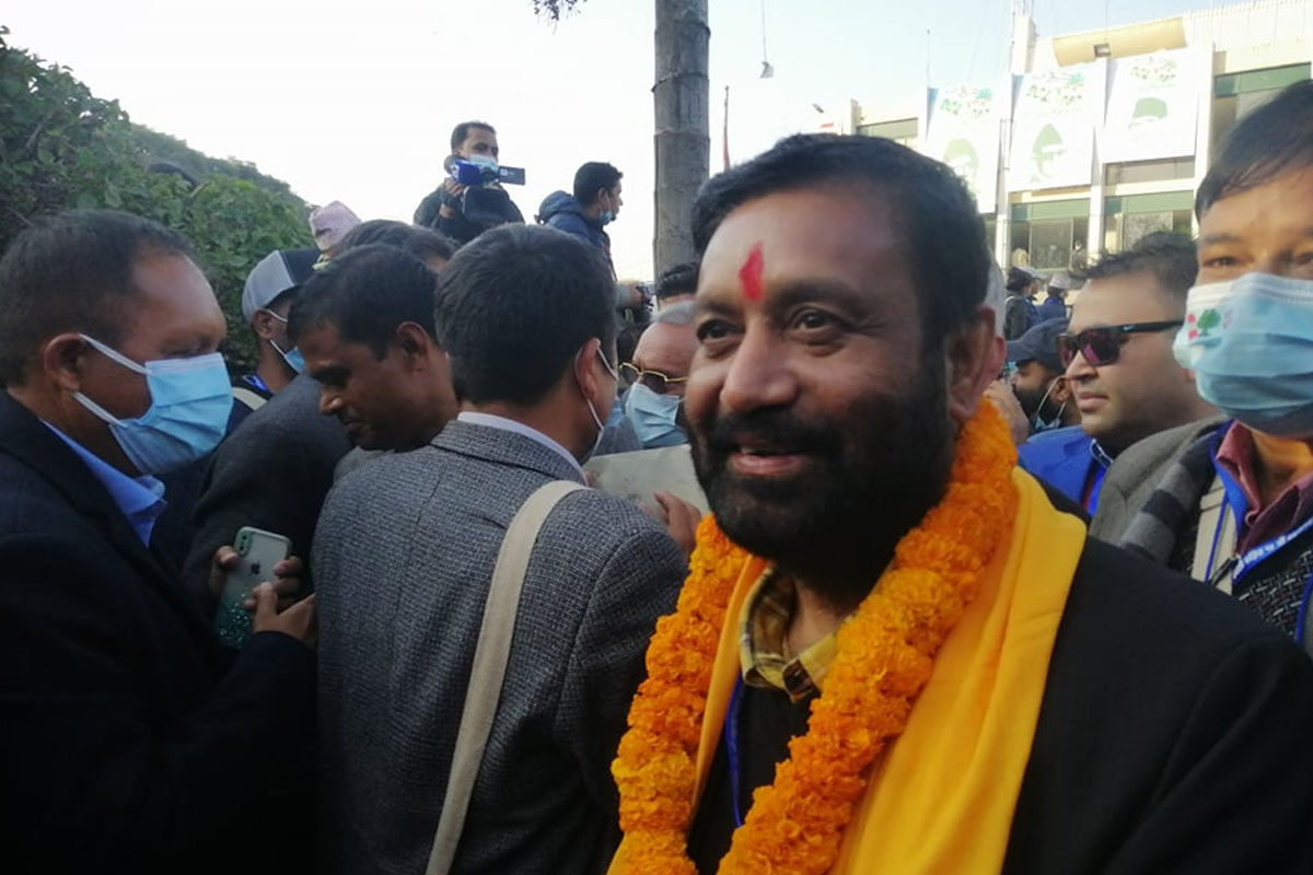 निधिको उम्मेदवारीले ल्याएको तरंग : कांग्रेसको नेतृत्व पाउला मधेशले?