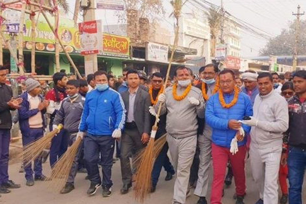 कार्यकर्ता भर्तीकेन्द्र बन्दै मुख्यमन्त्री स्वच्छता अभियान