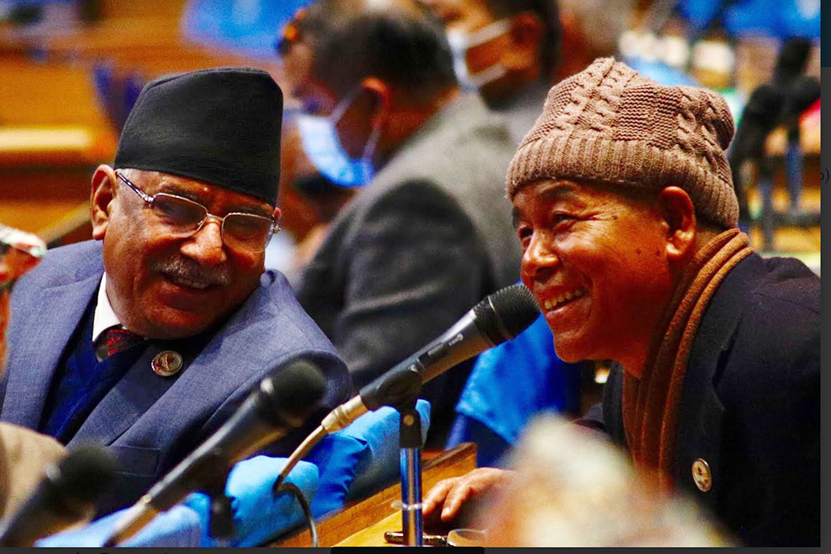 एमसीसीमा माओवादीको द्वैध चरित्र : बालुवाटारमा सहमति, सामाजिक सञ्‍जाल र सडकमा विरोध