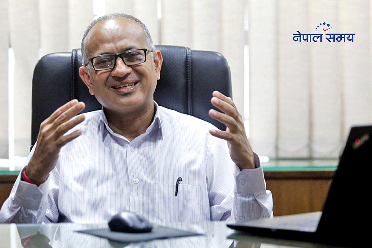 राष्ट्र बैंकको पैसा वाणिज्य बैंकमा सार्नेबित्तिकै तरलताको समस्या हट्छ : भुवनकुमार दाहाल [अन्तर्वार्ता]