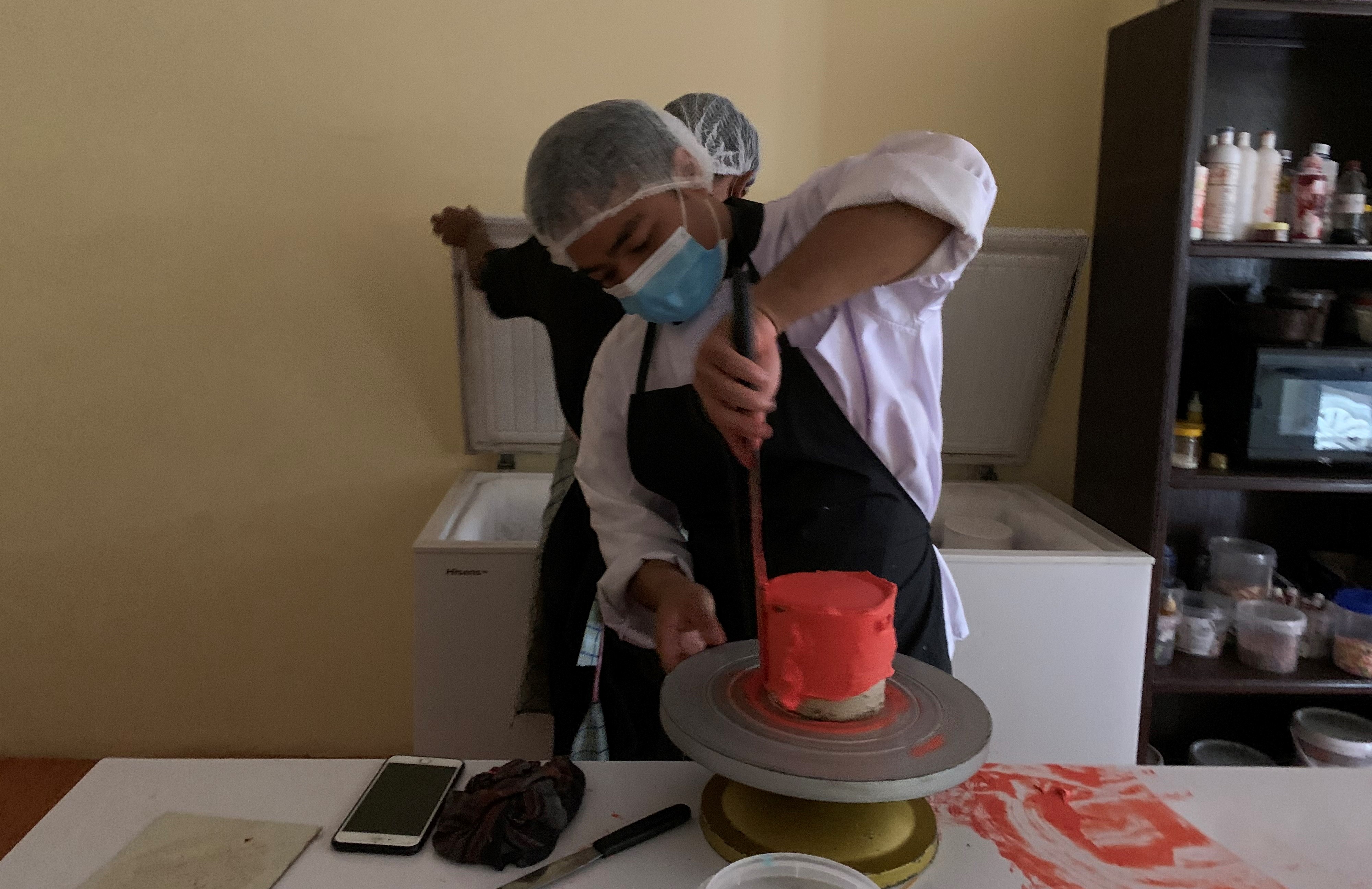 दैनिक दुई करोडको केक खान्छ काठमाडौं, बजार छोप्दै ओहो