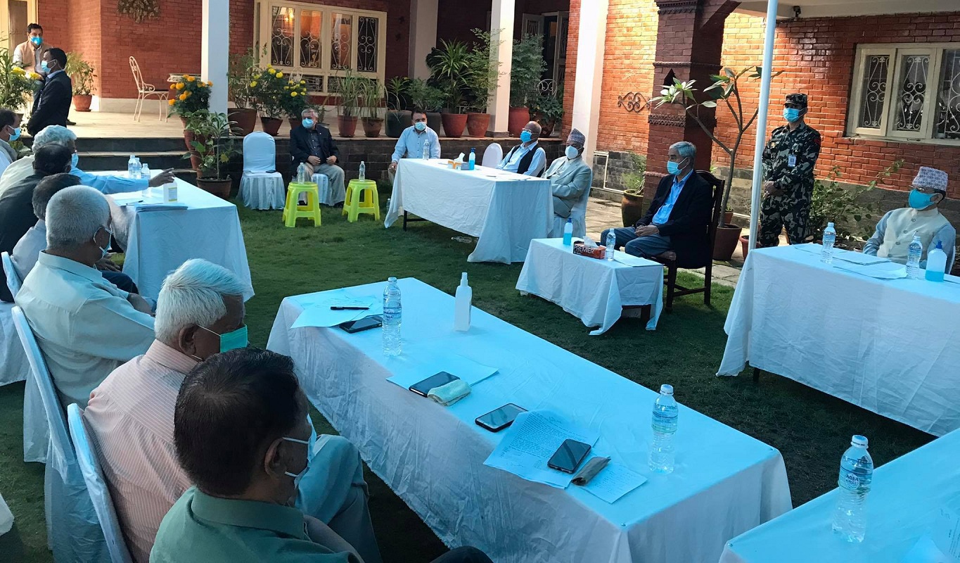 आफैंसँग झोक्किँदैछ कांग्रेस, यस्तोसम्म भयो बैठकमा!