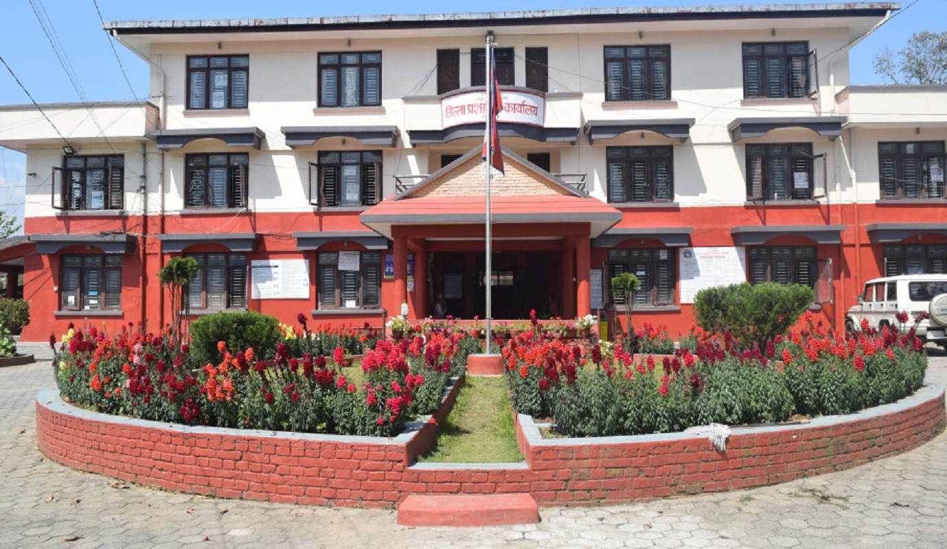 कास्कीमा सार्वजनिक स्थलमा धूमपान गरे १०० जरिमाना