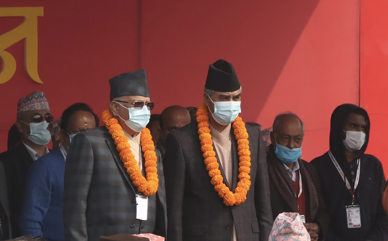 एमाले-कांग्रेस महाधिवेशनमा ओली-देउवाका तीन संयोग, एकै अपेक्षा