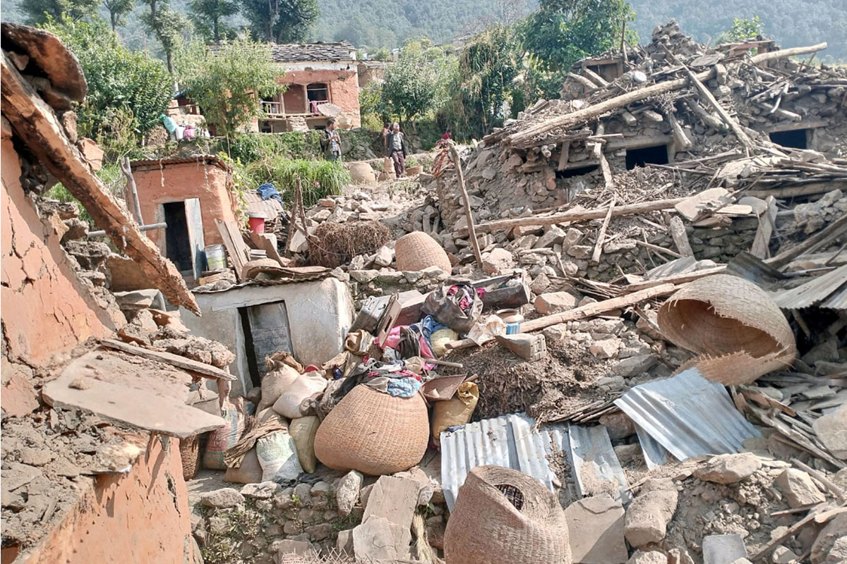 भूकम्पले बस्ती खण्डहर बनेपछि [तस्बिरहरु]