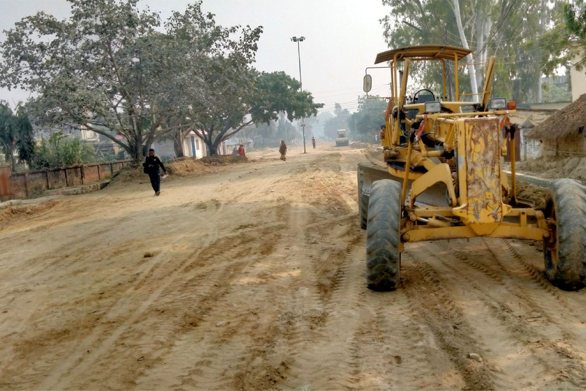 गोदावरी सडक सधैं धुलाम्य, कहिले हुन्छ पिच?