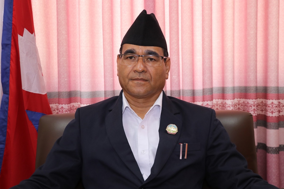 राजधानी सार्ने हतारोले लुम्बिनीमा गठबन्धनभित्रै असन्तुष्टि, गृहमन्त्रीको चासोपछि हच्किए मुख्यमन्त्री