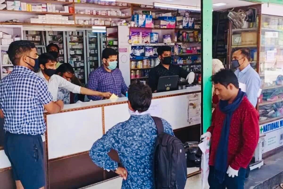 सित्तैँमा पाउनुपर्ने सिटामोल र जीवनजलको समेत मूल्य बढाउँदैछ सरकार