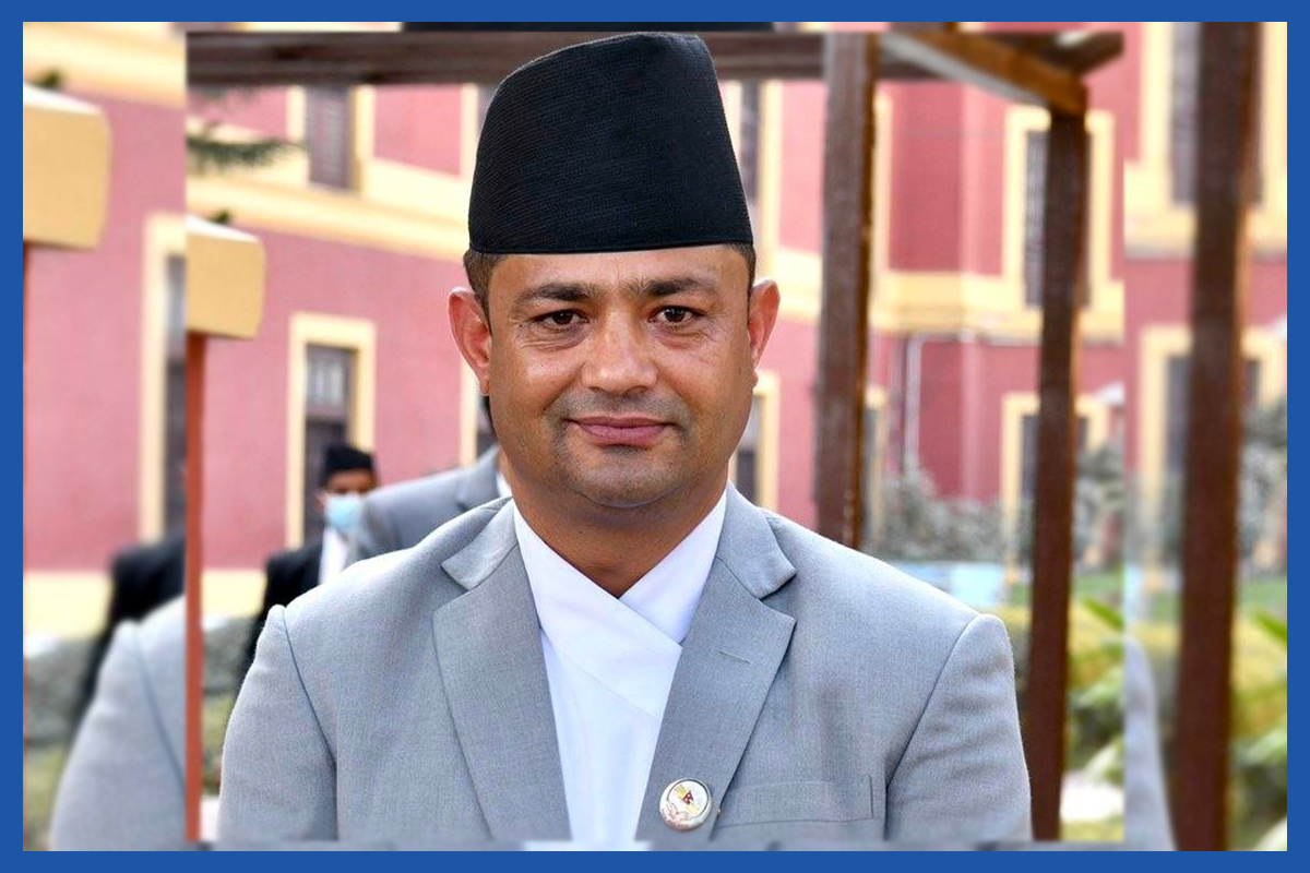 पदम गिरी अर्थात् 'म्यान अफ दि इलेक्सन'