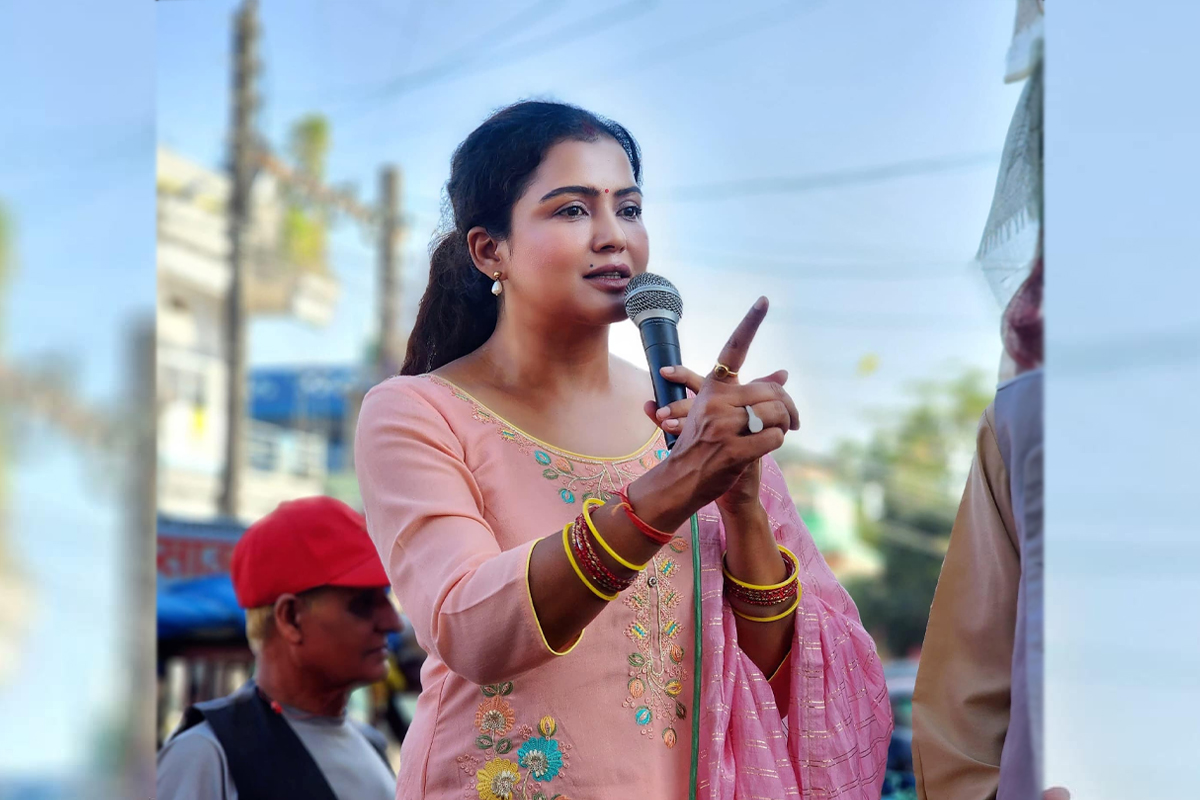 माझीगाउँमा रेखा थापासँग कुराकानीः परिवर्तनका लागि प्रचण्डसँग पनि नाचियो, तर अवस्था अझै उस्तै छ