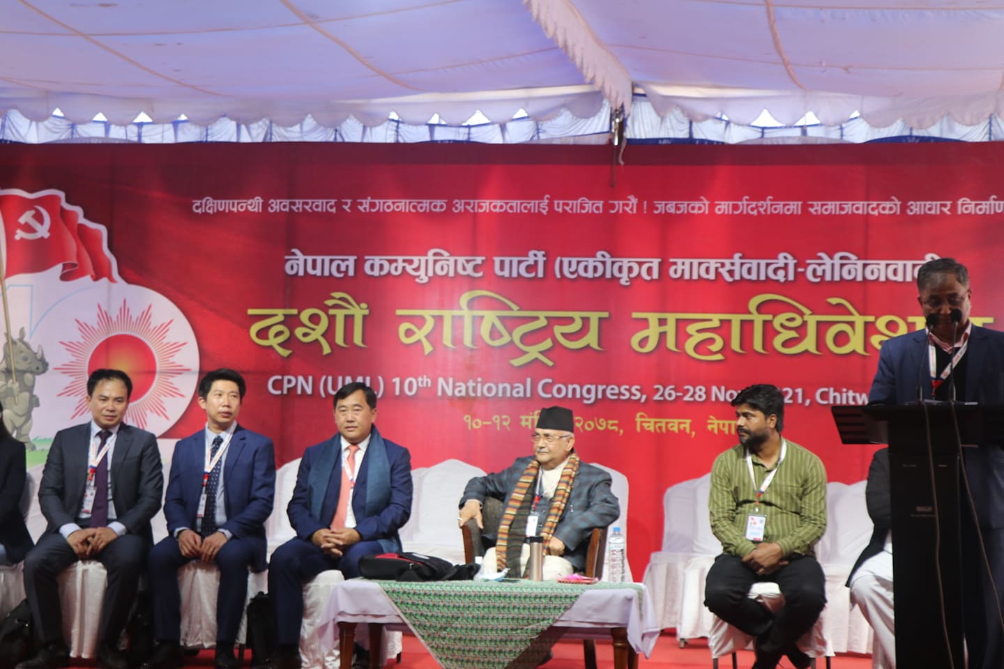 कसरी हेर्दैछ सत्ताधारी कांग्रेसले प्रतिपक्षीको महाधिवेशन?